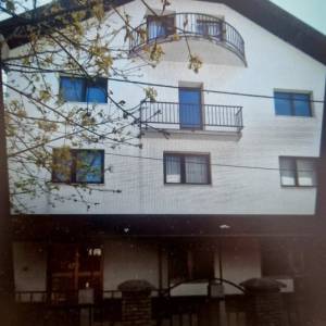 ZAGREB, OKRETIŠTE DUBRAVA, KUĆA SA 3 STANA I POSL. PROSTORIMA (prodaja