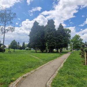 ZAGREB, OKRETIŠTE DUBRAVA, KUĆA SA 3 STANA I POSL. PROSTORIMA (prodaja
