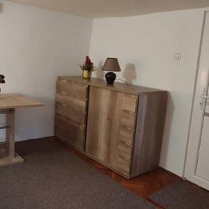 Zagreb - Vrapče ( Jačkovina ) garsonijera 20m2, terasa 25m2, pogled