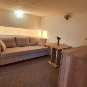 Zagreb - Vrapče ( Jačkovina ) garsonijera 20m2, terasa 25m2, pogled
