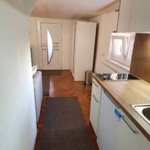 Zagreb - Vrapče ( Jačkovina ) garsonijera 20m2, terasa 25m2, pogled