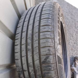 Alu felge sa gumama za BMW