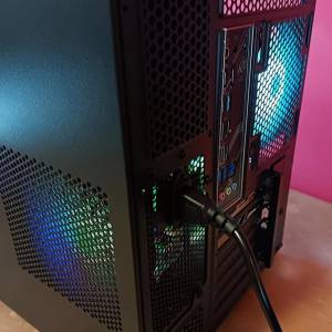 AMD Ryzen 7 9800X3D, RTX 5080 16GDDR7, 32gb, 1tb, 240, 1000W