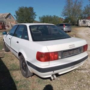 Audi 80 1.9tdi bez motora se prodaje ..ima uredne papire