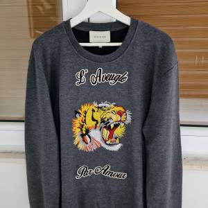 GUCCI siva majica dugi rukav (3XL)