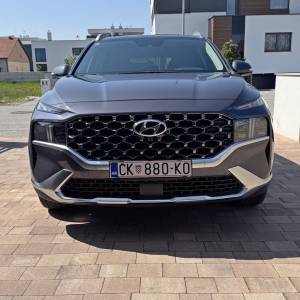Hyundai Santa Fe 1,6 T-GDI HEV, 4WD, 7 sjedala, 4x4, registriran 06/26