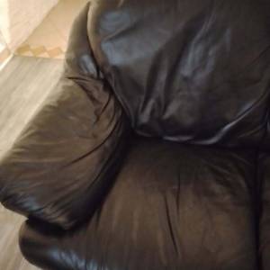 Kozna fotelja crna uredna...