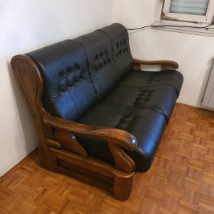 Kožna garnitura od masovnog drveta