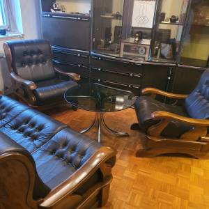 Kožna garnitura od masovnog drveta