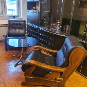 Kožna garnitura od masovnog drveta