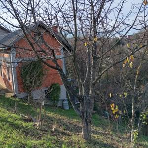 Kuća sa zemljištem, Zagreb, Kustošija