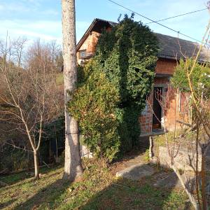 Kuća sa zemljištem, Zagreb, Kustošija