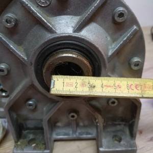 Monofazni motor sa reduktorom