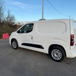 OPEL COMBO 1.5 BLUE HDI CARGO EDITION, MATRIX SVJETLA, N1 vozilo, 2025