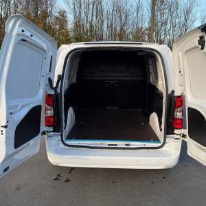 OPEL COMBO 1.5 BLUE HDI CARGO EDITION, MATRIX SVJETLA, N1 vozilo, 2025