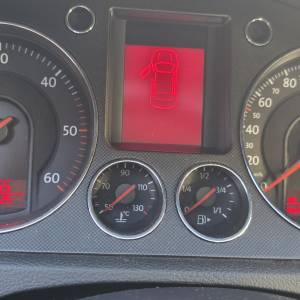 Passat,201000 tkm,2006,uscuvan,vlasnik 70 godina.