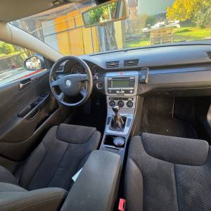 Passat,201000 tkm,2006,uscuvan,vlasnik 70 godina.