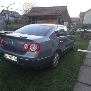 Passat,201000 tkm,2006,uscuvan,vlasnik 70 godina.