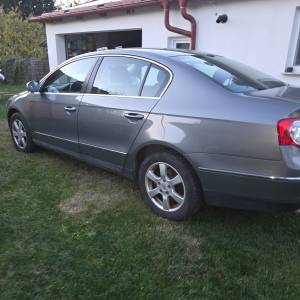 Passat,201000 tkm,2006,uscuvan,vlasnik 70 godina.