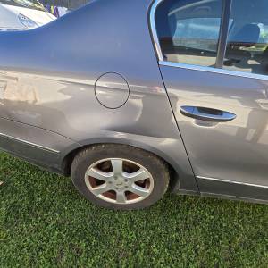 Passat,201000 tkm,2006,uscuvan,vlasnik 70 godina.