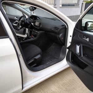 Peugeot 308 SW, 1.5Blue HDI registriran do 27.10.2026 godine