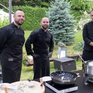 POMOĆNI KUHAR / POMOĆNA KUHARICA