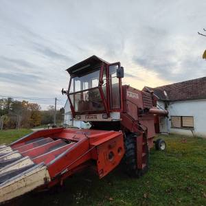 Prodaje se kombajn Fahr M 1000