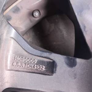 Prodajem alu felge 17 cola sa gumama