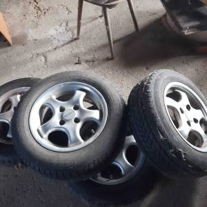 PRODAJEM ALU FELGE SA GUMAMA I 3 ČELICNE FELGE 5X112 15 COLI