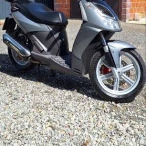 Prodajem Aprilia Sportcity