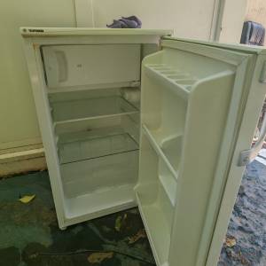 Prodajem hladnjak TELEFUNKEN u dobrom stanju - 100% ISPRAVAN!