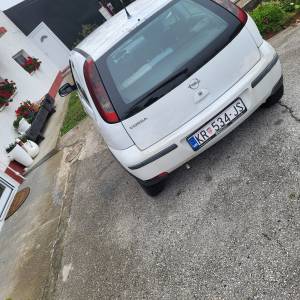 Prodajem Opel Corsu 2004.godište