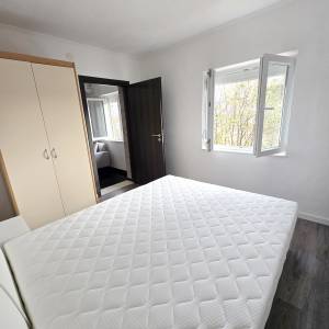 Prodajem stan s dvije spavaće sobe, Sinj, Glavice, 57.00 m2