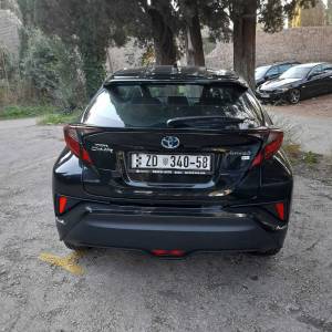 Prodajem Toyotu C-HR Hybrid (benzinski)