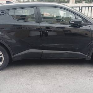 Prodajem Toyotu C-HR Hybrid (benzinski)