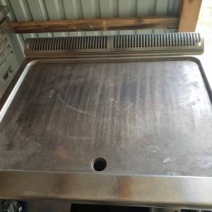 Roštilj je top stanje