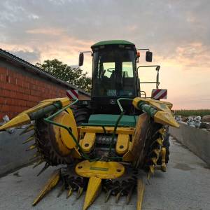 Silokombajn john deere 6810