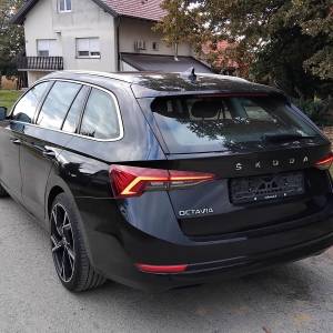 Škoda Octavia 2,0TDI  full oprema, DSG, matrix, virtualni kokpit
