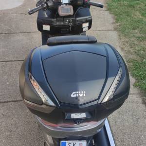 Suzuki Burgman AN 400