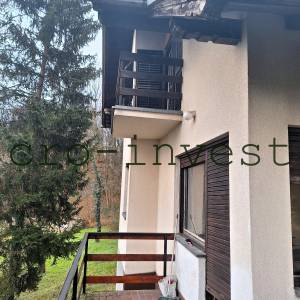 Topusko, kuća sa okućnicom, idealna za više namjena