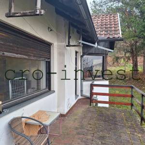Topusko, kuća sa okućnicom, idealna za više namjena