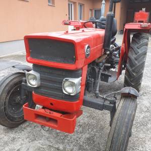 traktor masej ferguson 133
