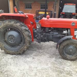 traktor masej ferguson 133
