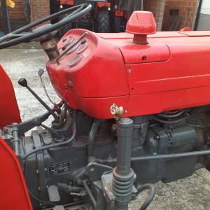 traktor masej ferguson 133