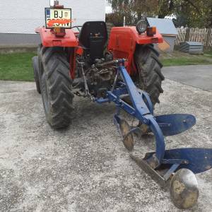 traktor masej ferguson 133