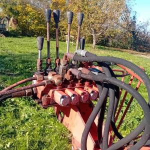 Utovarivač za stajski gnoj