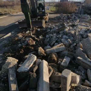 VOLVO BAGER SA MONTABERT PIKAMEROM,ZAMJENA