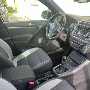 VW Tiguan 2,0TDI Life oprema, panorama, xsenon, park-pilot, navigacia