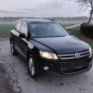 VW Tiguan 2,0TDI Life oprema, panorama, xsenon, park-pilot, navigacia