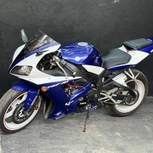 Yamaha YZF R1